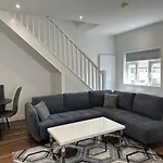 Modern Design شقة دبلن